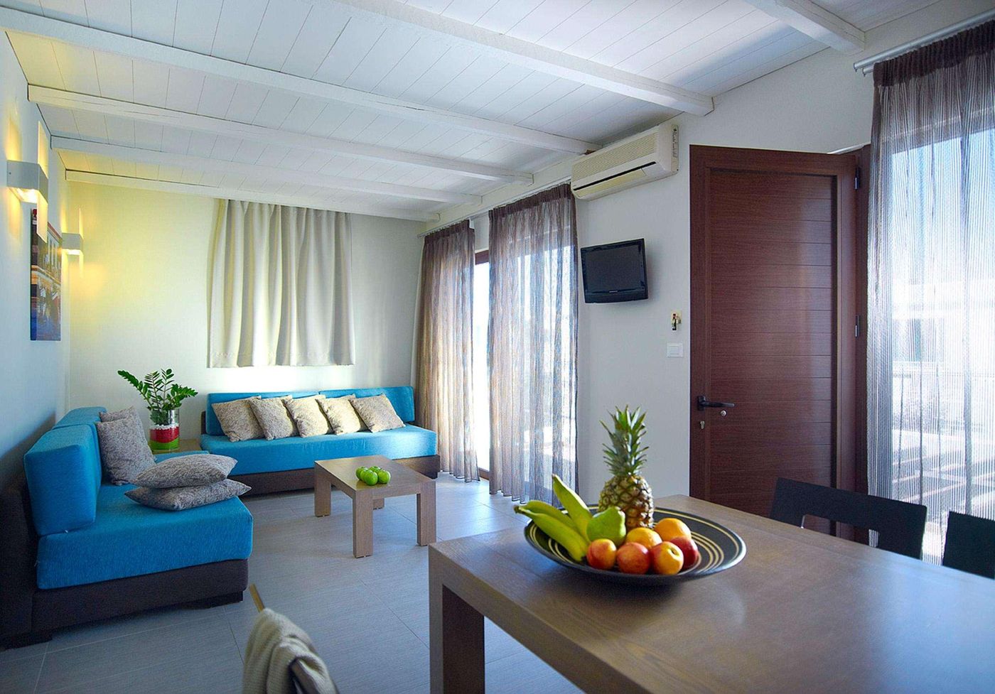 Minos-Village-Room-18