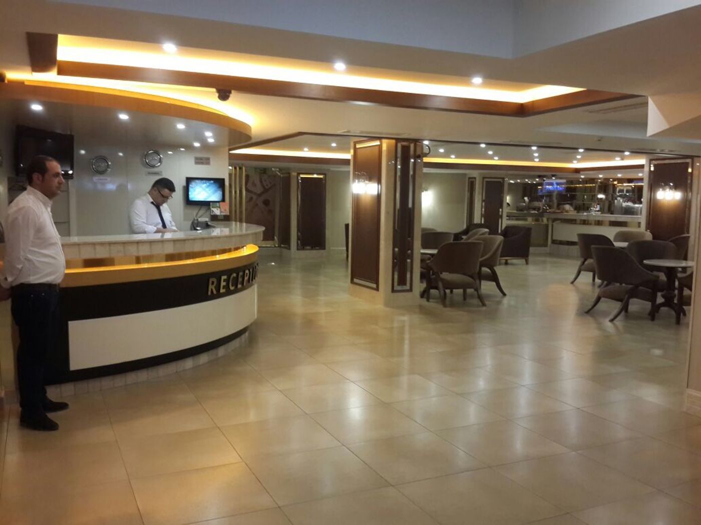 Martinenz-Hotel-Lobby-17