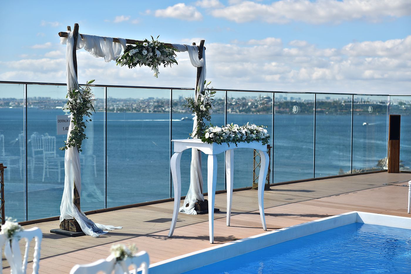 DoubleTree-by-Hilton-Hotel-Istanbul---Moda-Pool-70