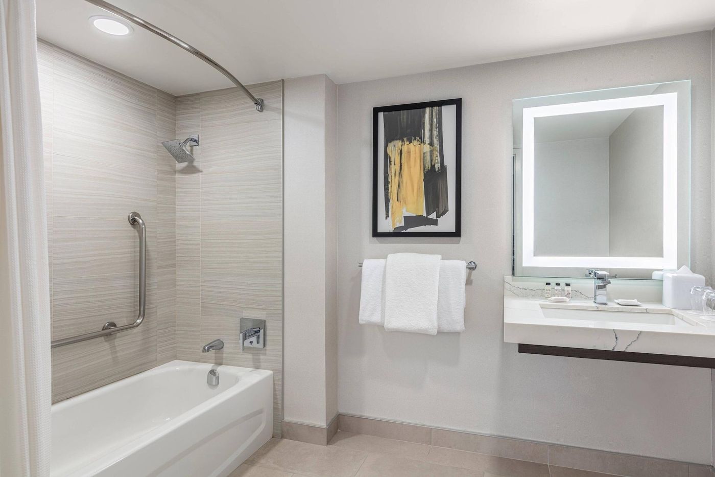 Delta-Hotels-By-Marriott-Vancouver-Downtown-Suites-Room-36