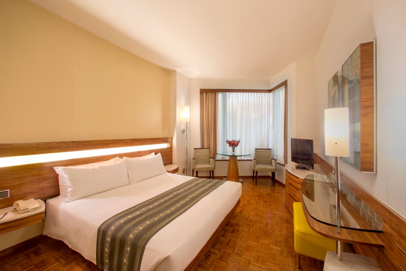 Nina-Hotel-Causeway-Bay-Room-11
