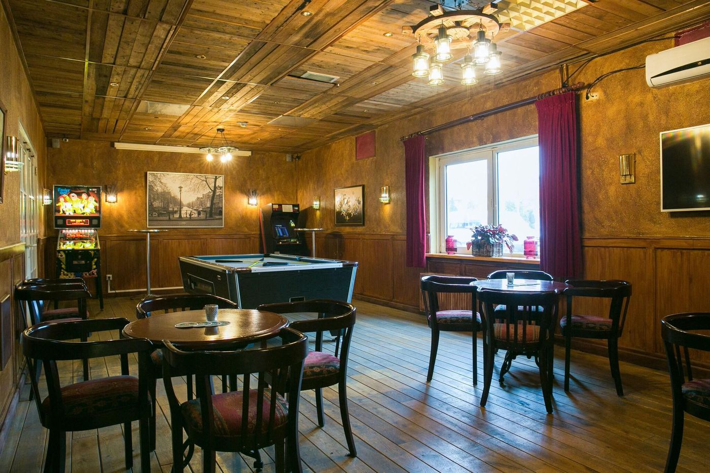 Hotel-Zwanenburg-Amsterdam-Airport-Bar-11