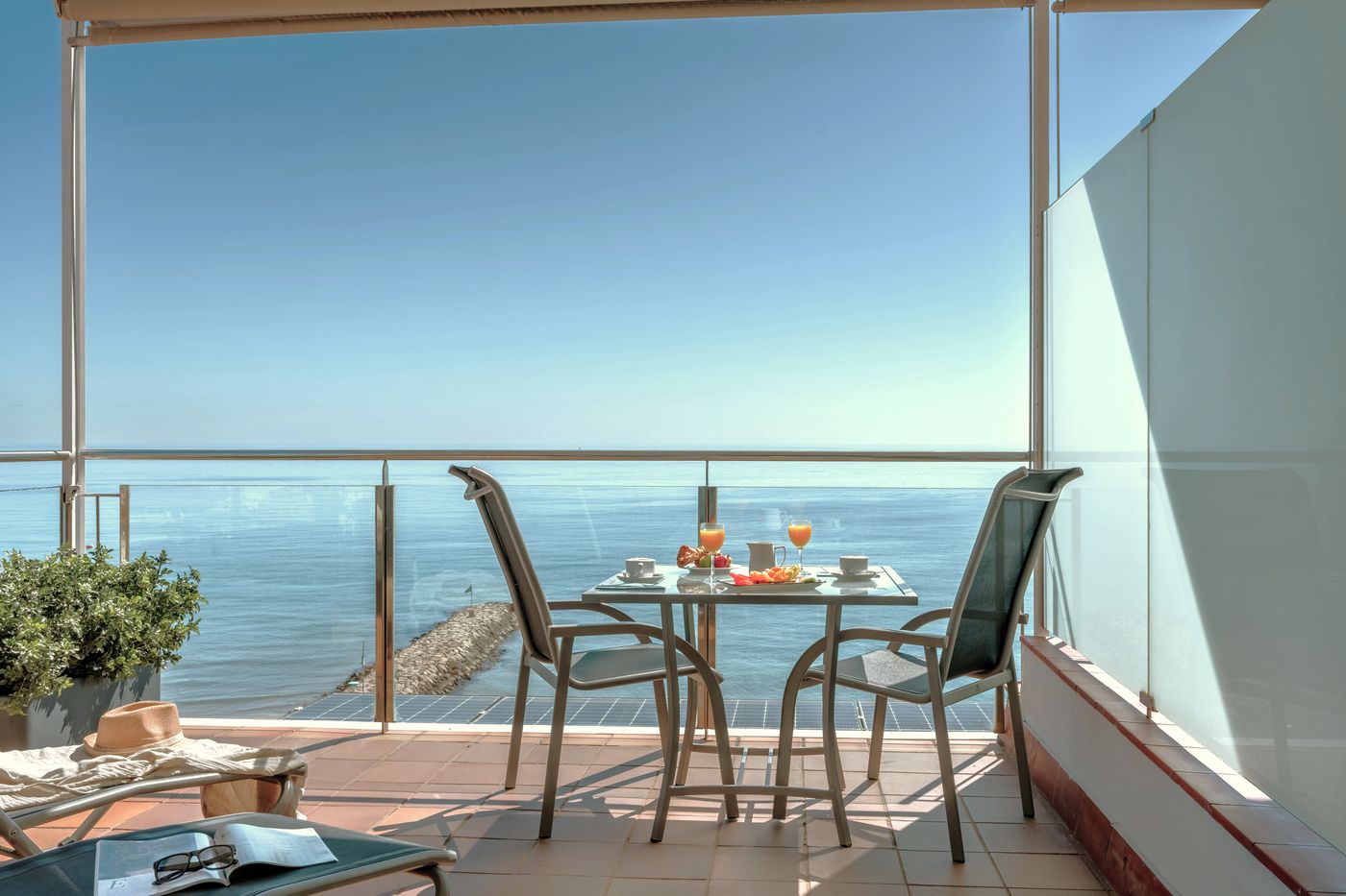 Calipolis-Hotel-Room-85