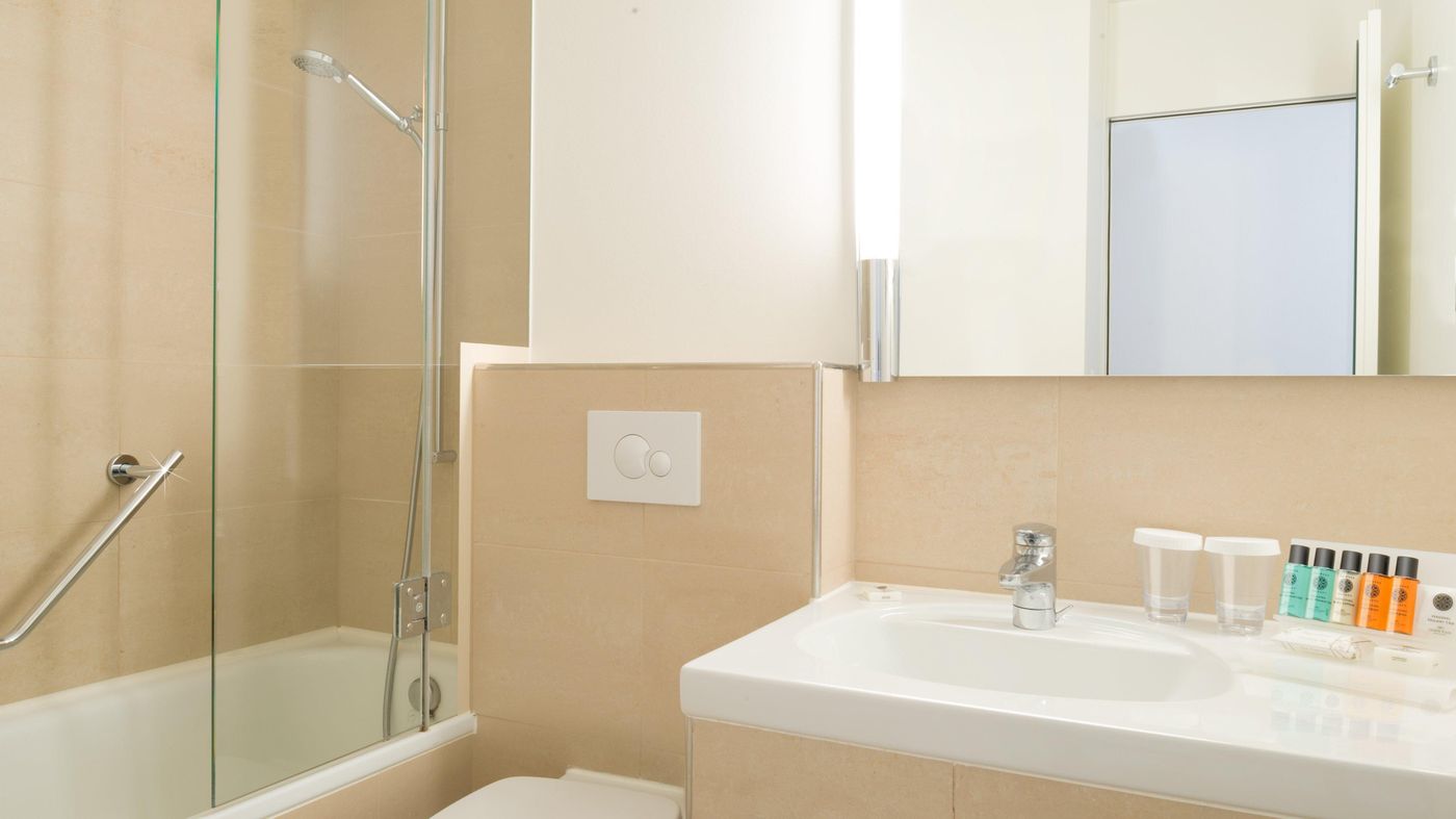 Crowne Plaza Zurich-Switzerland-ZURICH-Room-7