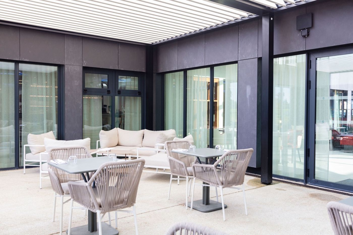 Ki-Space-Hotel---Spa-near-Disneyland-Paris-Terrace-19