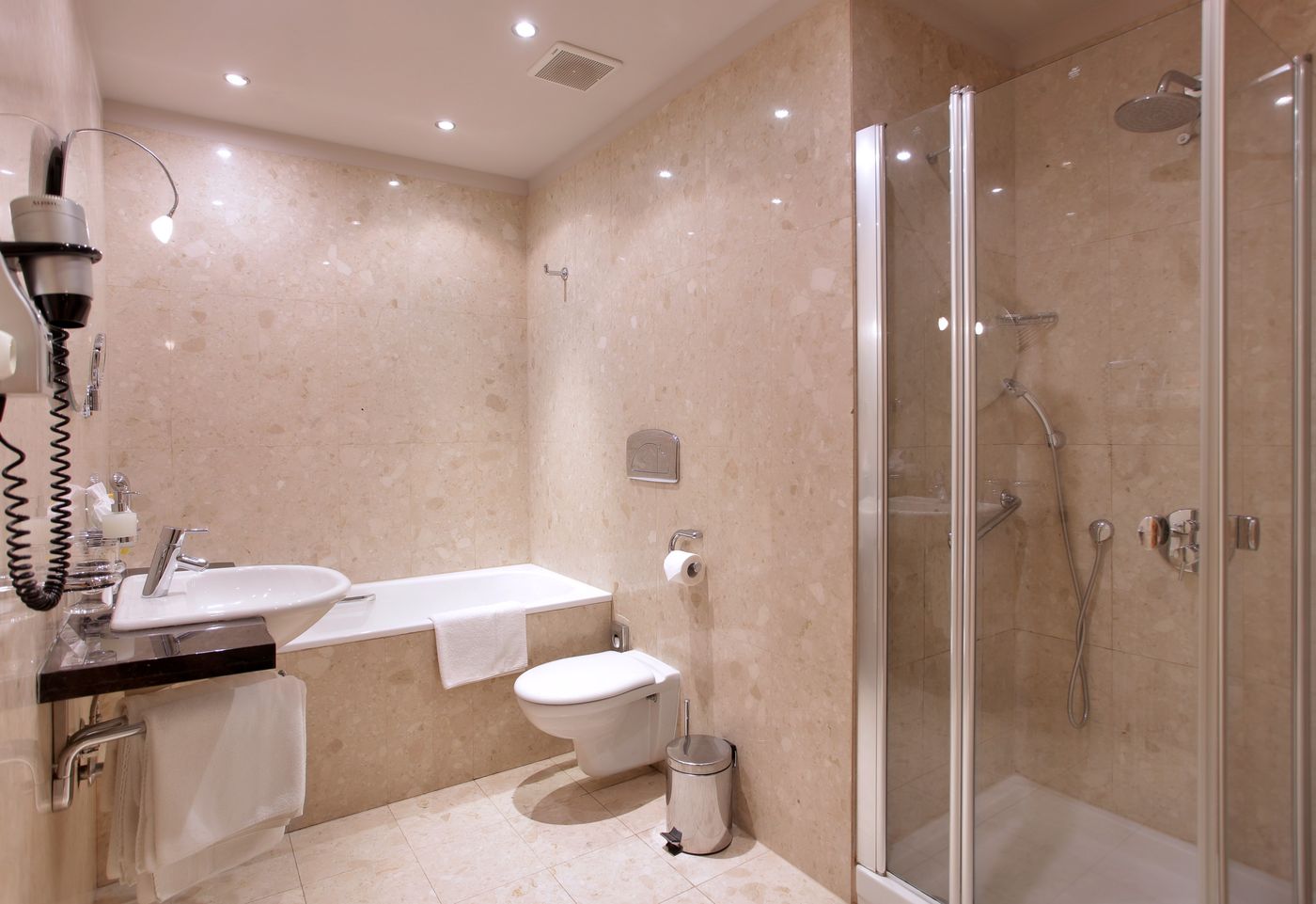 Absolutum-Wellness-Hotel-Room-32