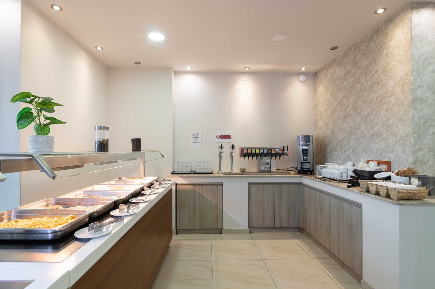 Karras-Hotel-Restaurant-52