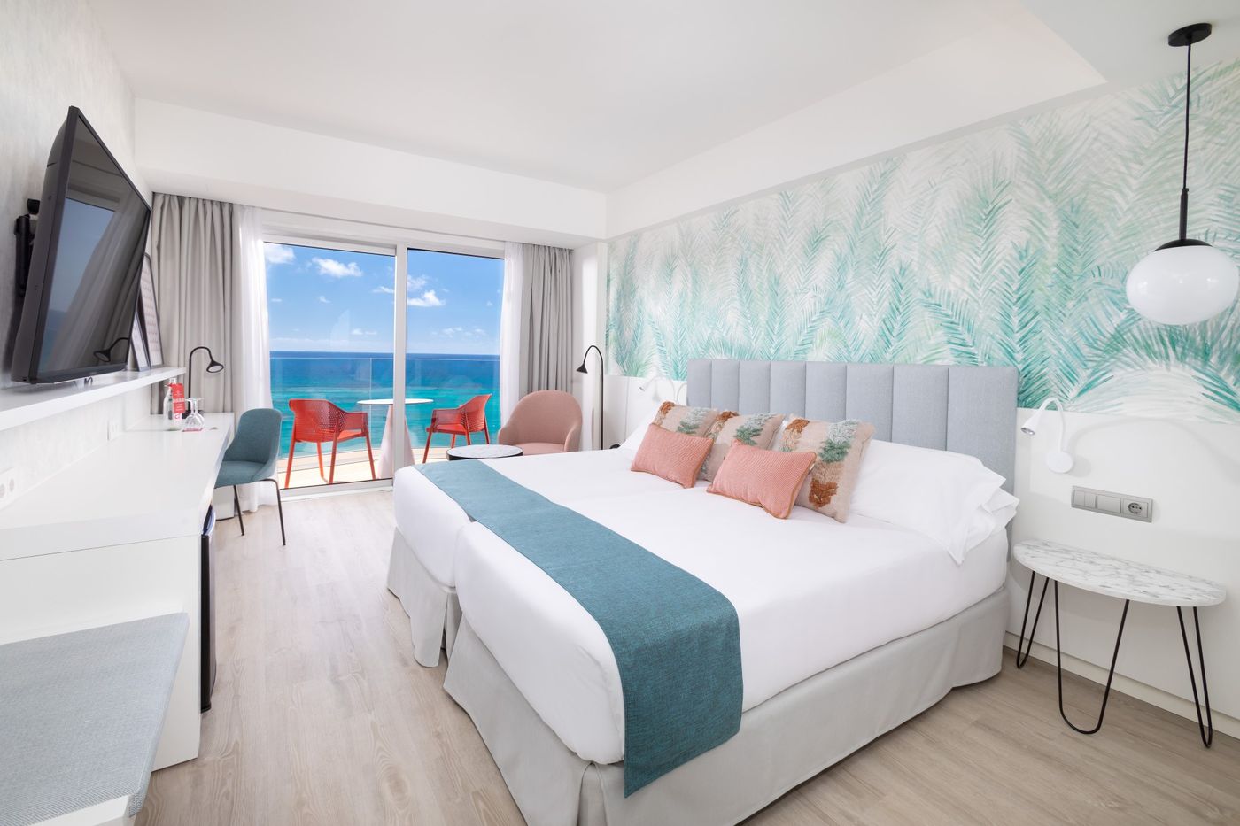 Hotel-Cristina-by-Tigotan-Room-5