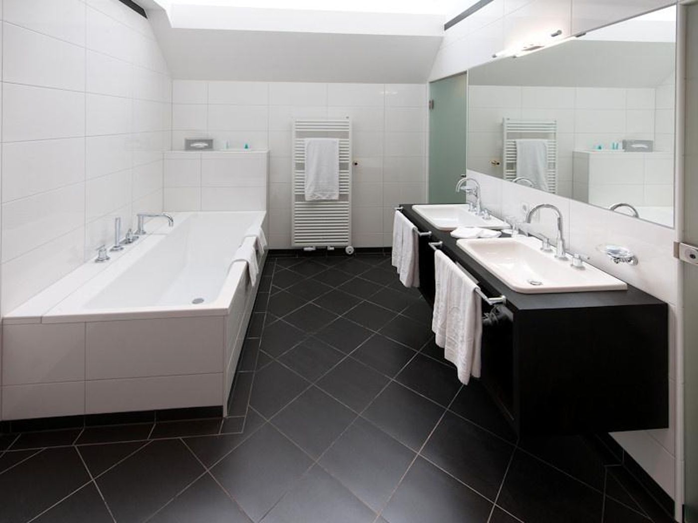 Ambassador - Austria - VIENNA - Room - 6