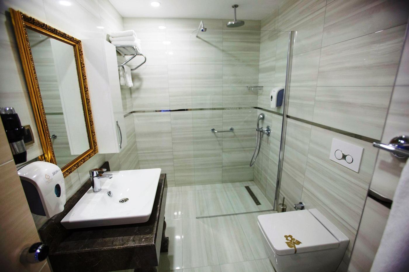 Azura-Deluxe-Resort---SPA-Hotel-Room-26