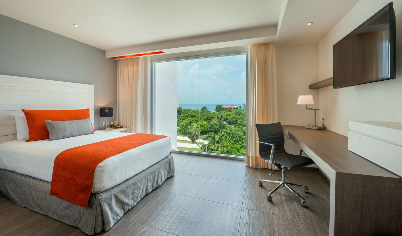 Real-Inn-Cancun-Room-27