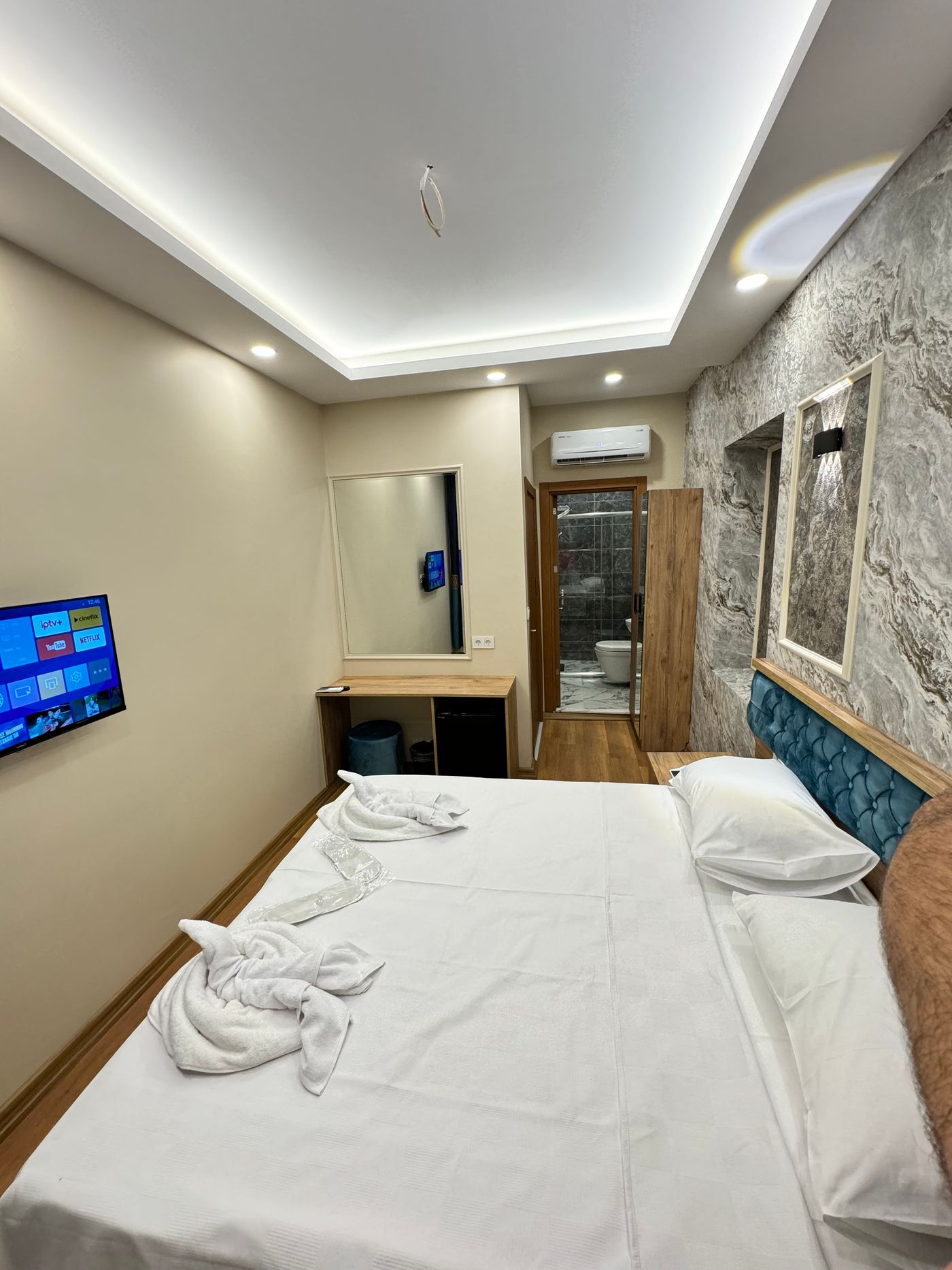 Riverside-Hotel-Room-19