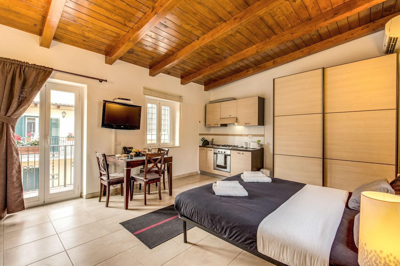 Aurelia-Vatican-Apartments-Room-17