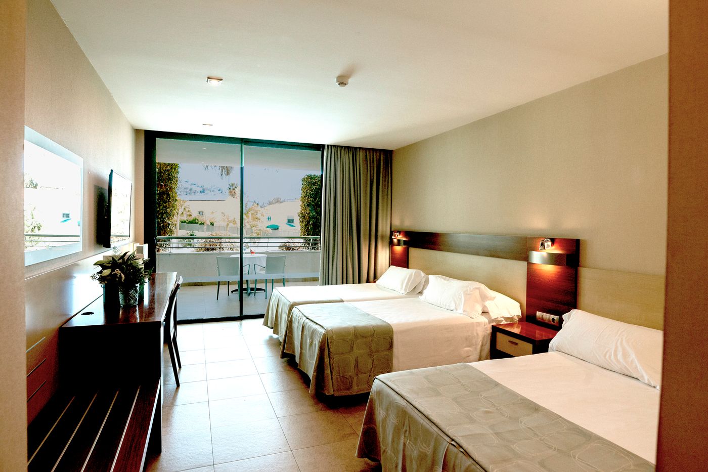 Deloix-Aqua-Center-Hotel-Room-29