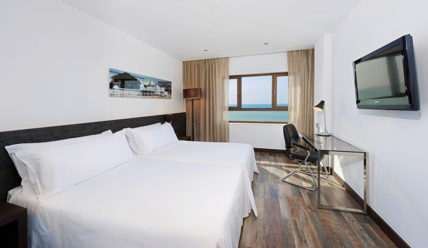 TRYP Cadiz La Caleta Hotel