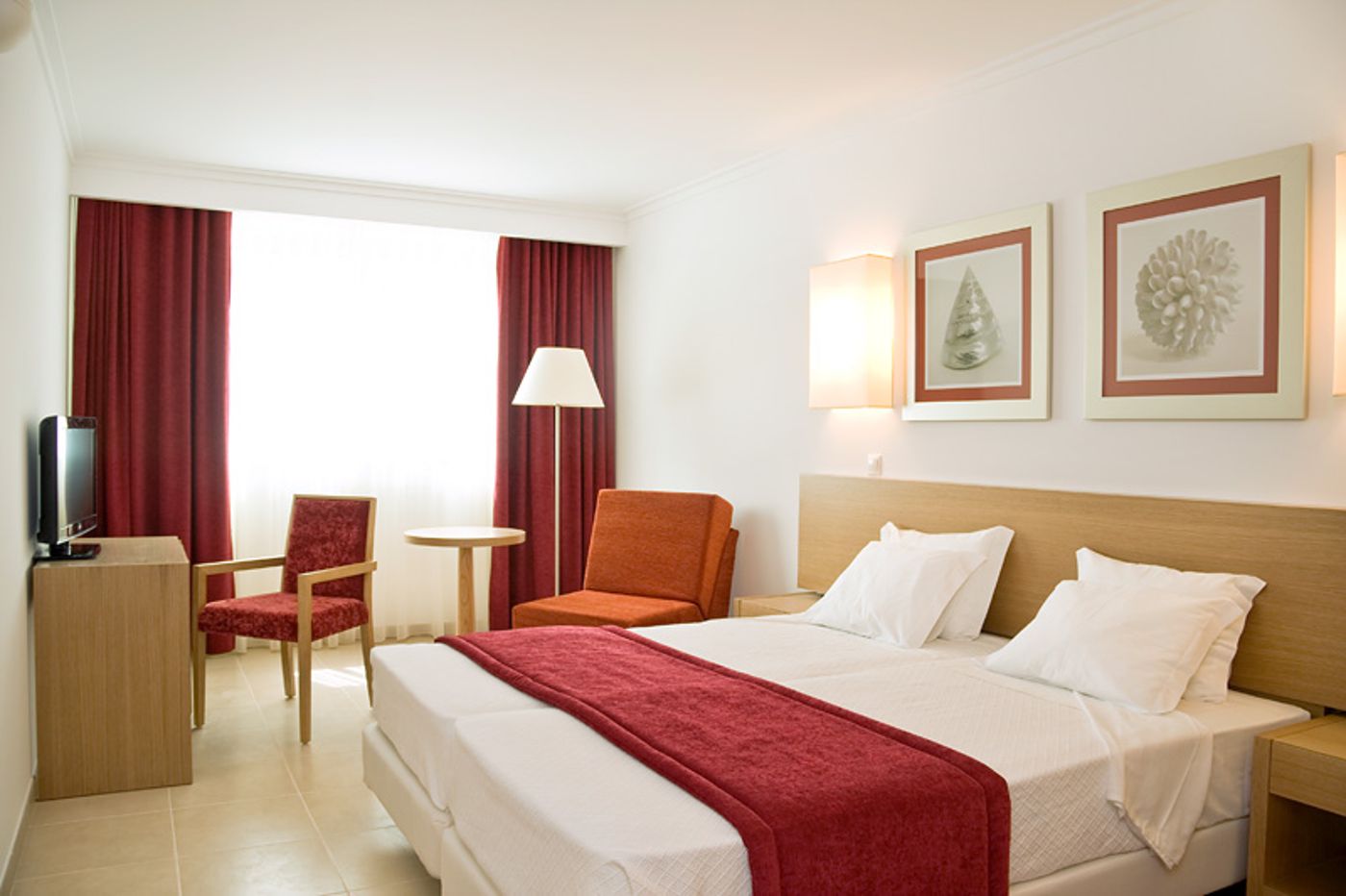 Montegordo-Hotel-Apartamentos---Spa-Room-5