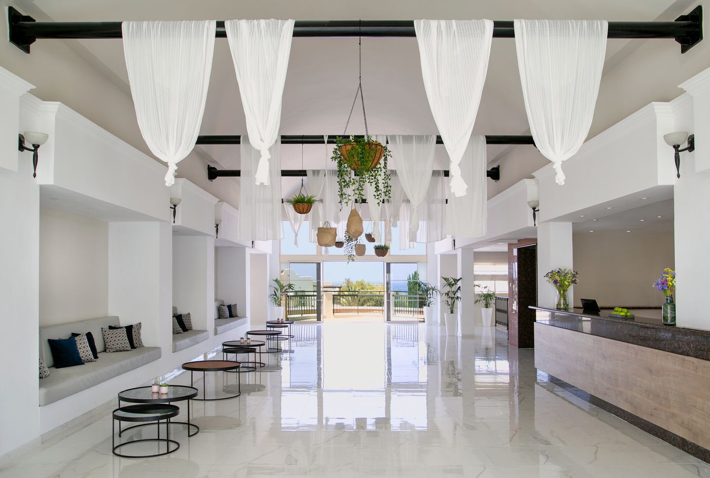 Louis-Paphos-Breeze-Lobby-41