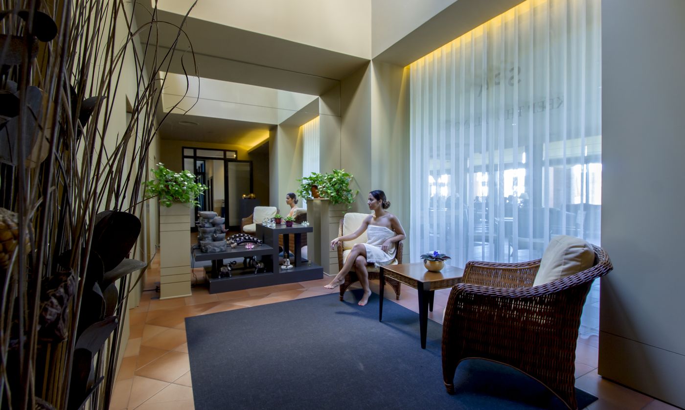 Calheta-Beach-Hotel-Sports-and-Entertainment-44