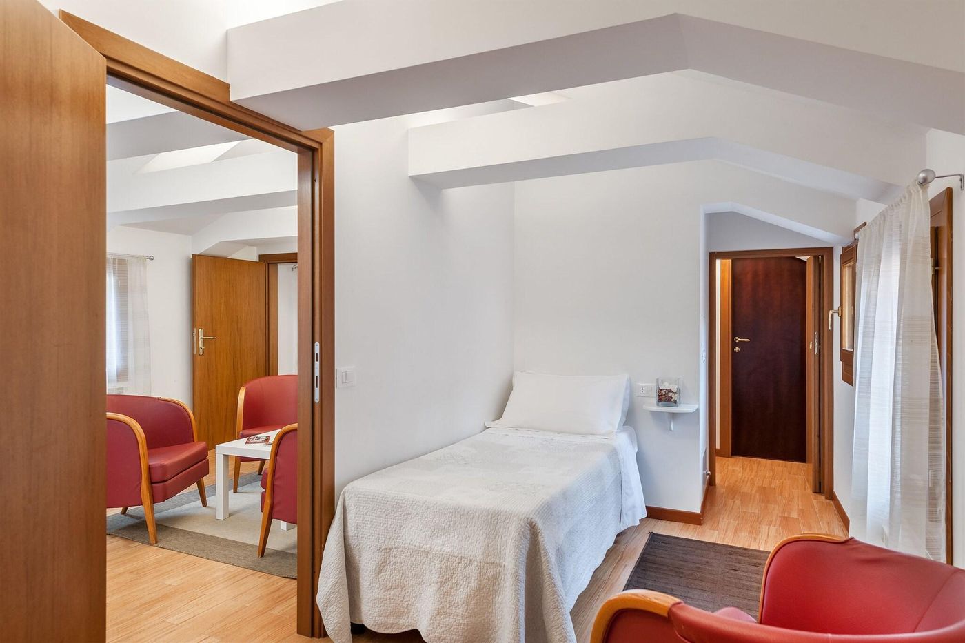 Hotel-Montecarlo-Room-3