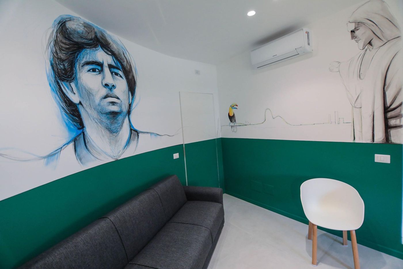 O-Effe--Global-Suites-at-Vatican-Room-6