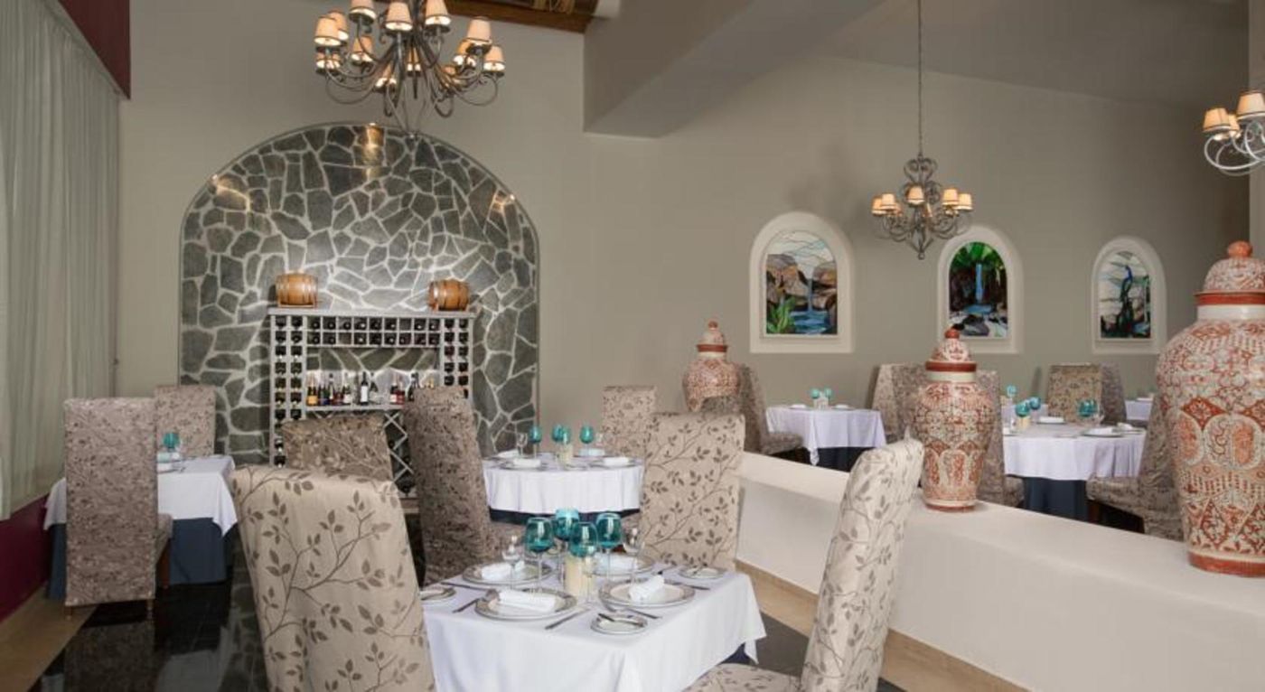 Grand-Oasis-Palm---All-Inclusive-Restaurant-23