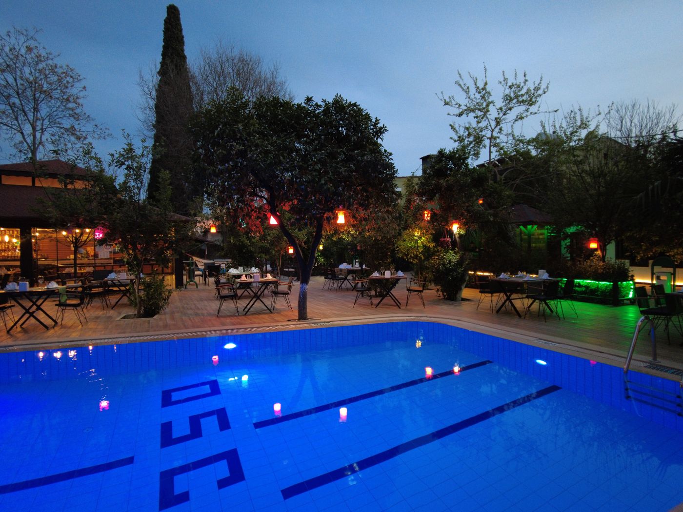 Oscar-Boutique-Hotel-Pool-23