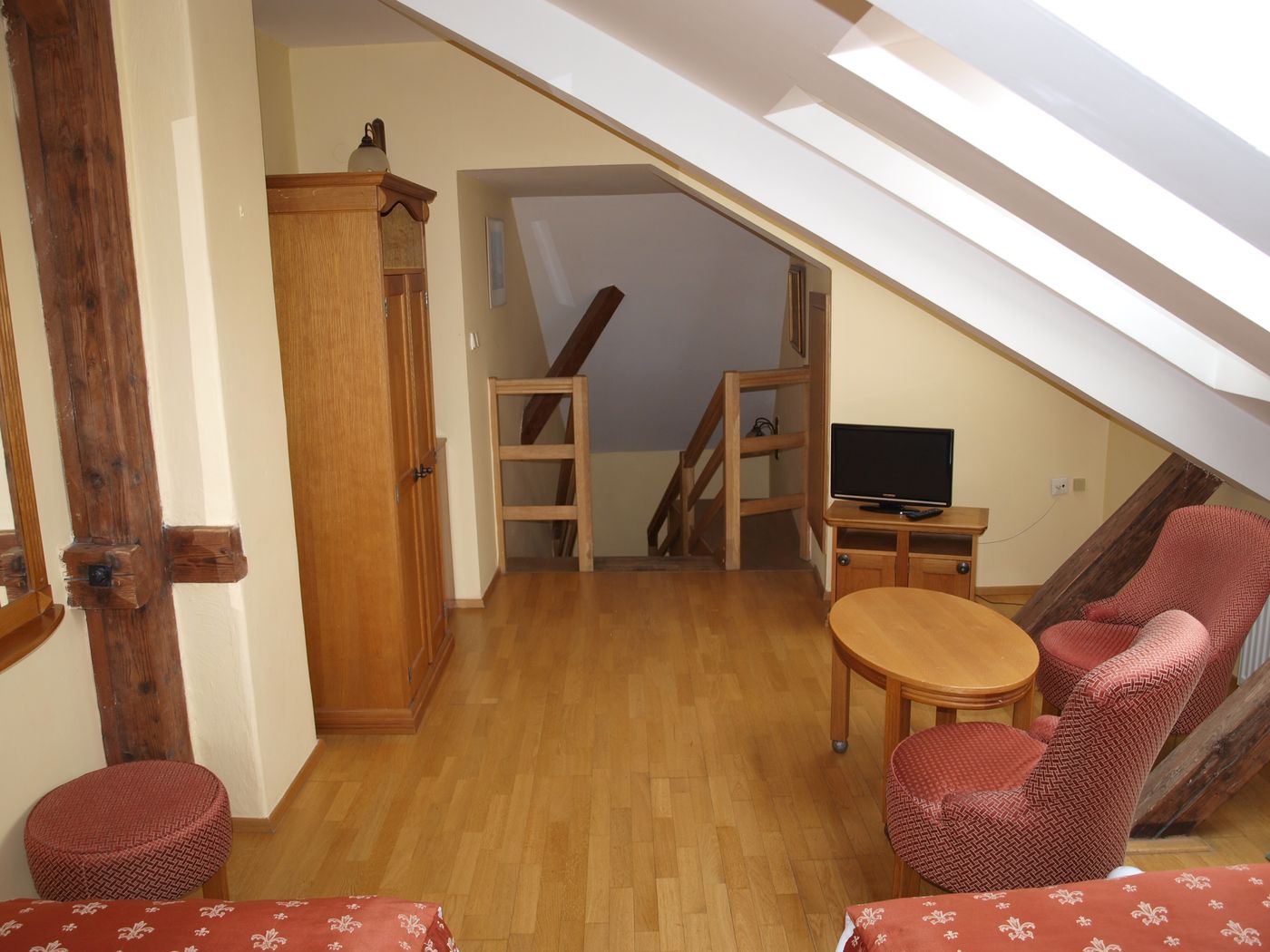 King-George-Hotel-Room-8