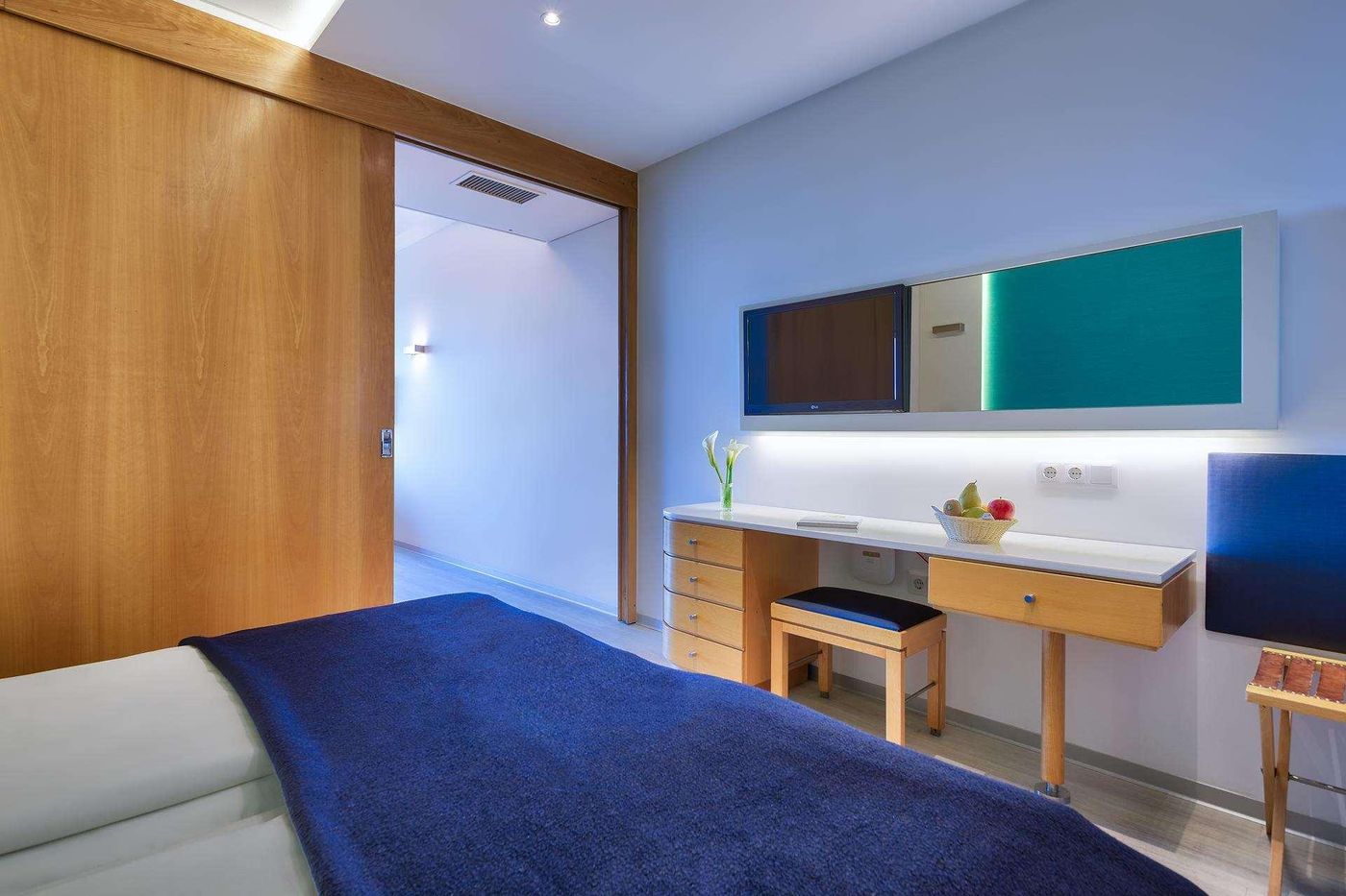 The-Views-Monumental-Room-34