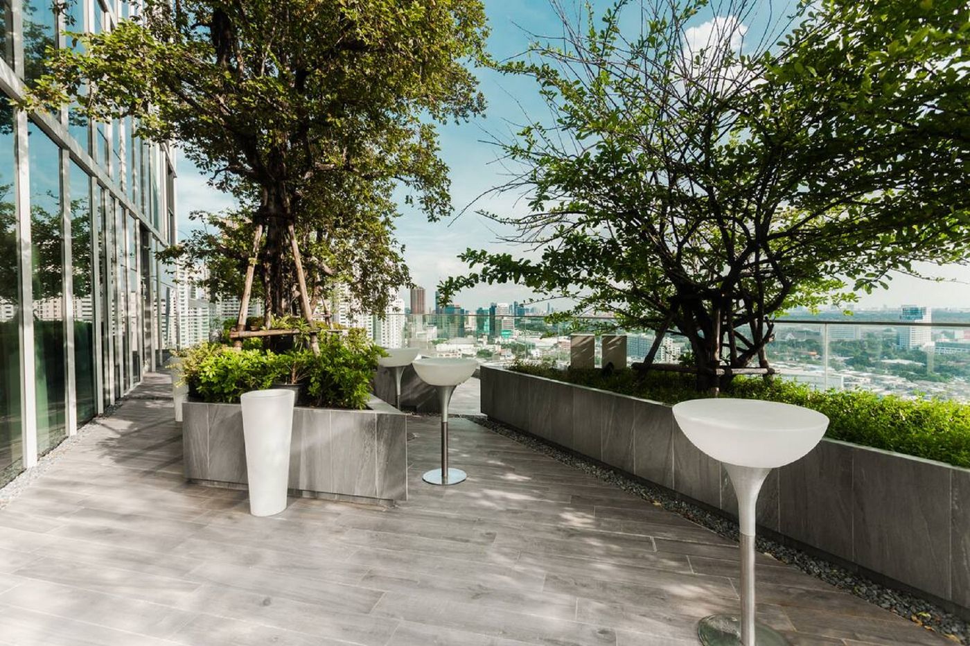 Wyndham-Bangkok-Queen-Convention-Centre-Terrace-56