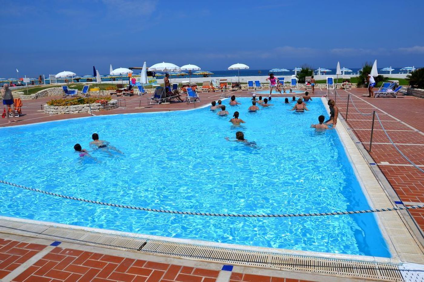 Hotel-Baia-Dei-Mulini-Pool-2