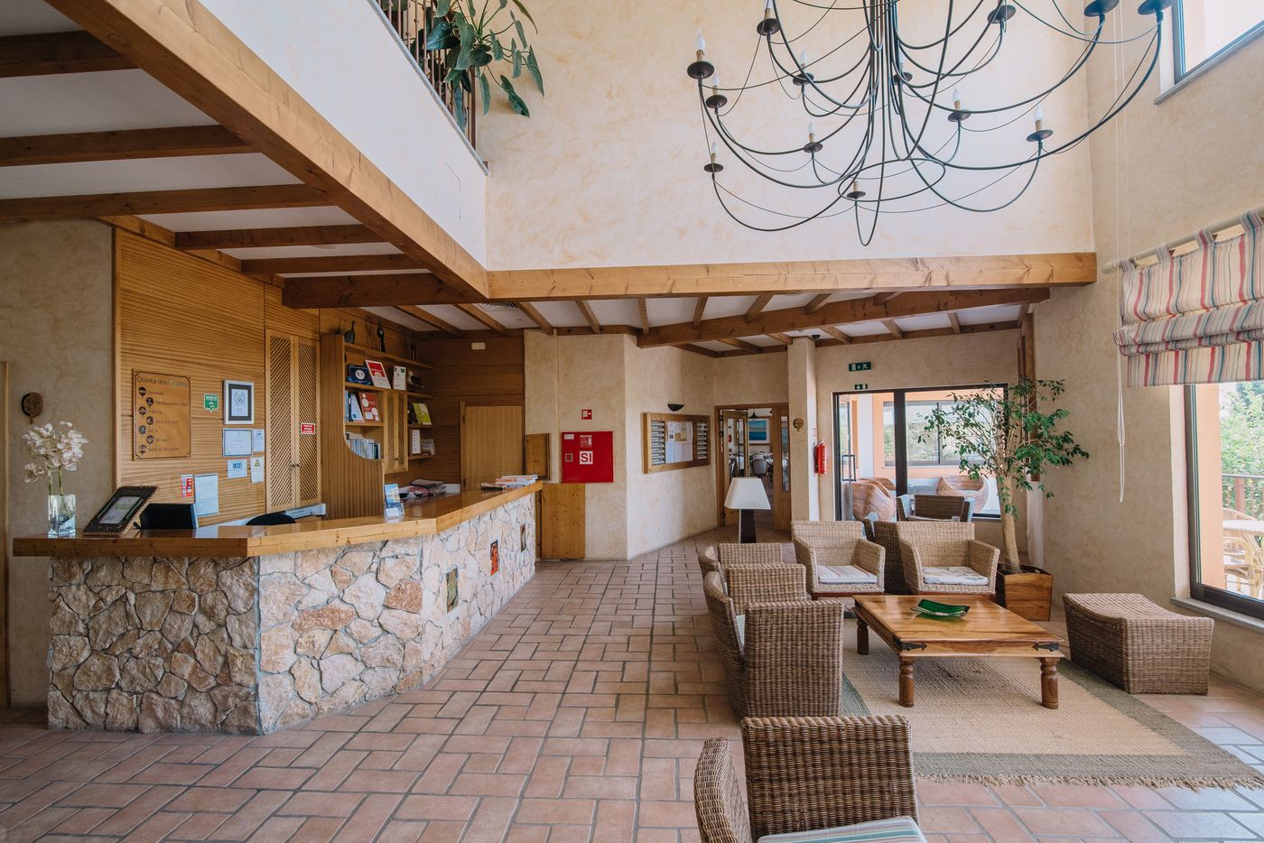 Quinta-Dos-Poetas-Lobby-53