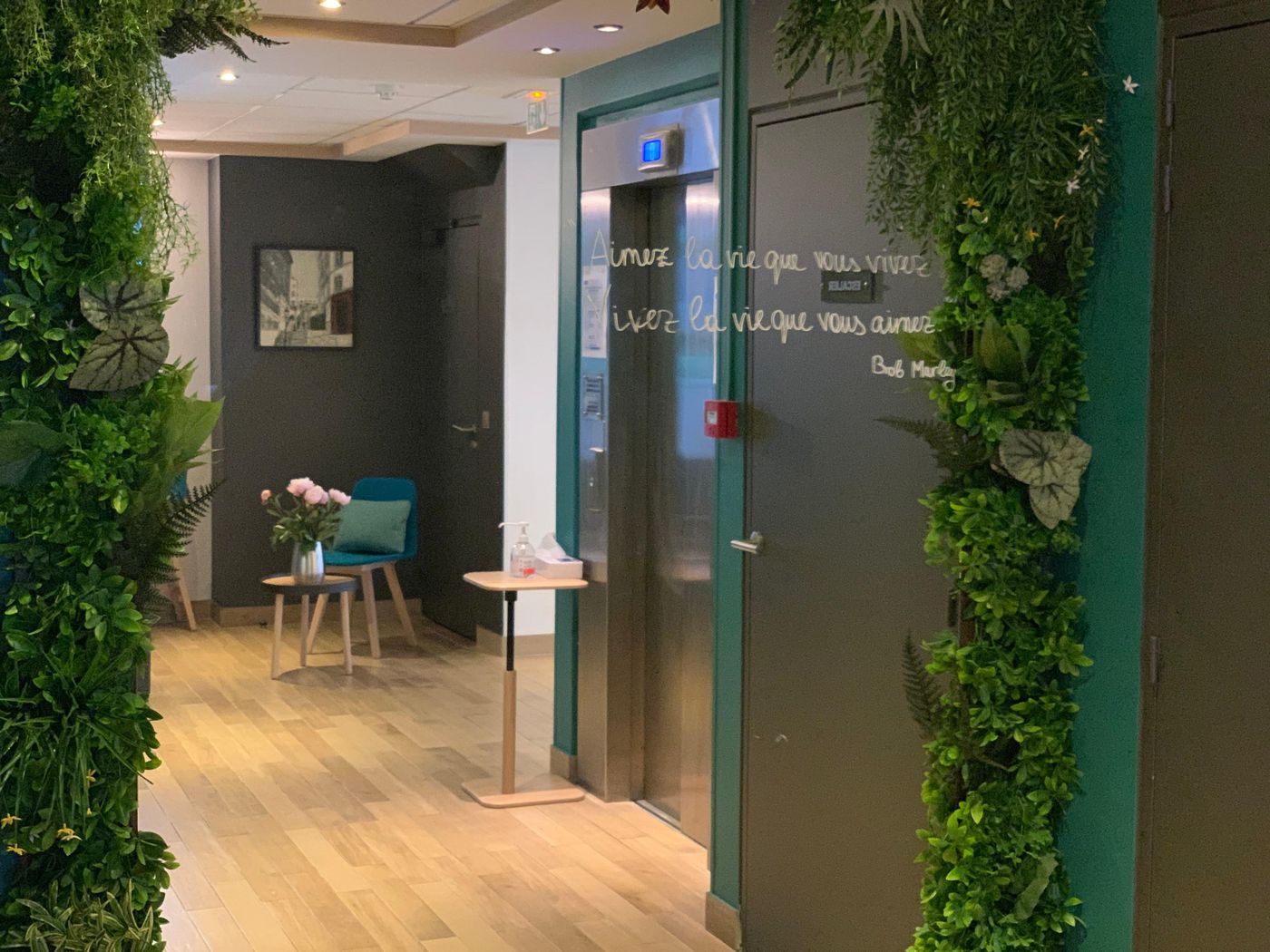 Holiday-Inn-Paris---Montmartre-General-view-19