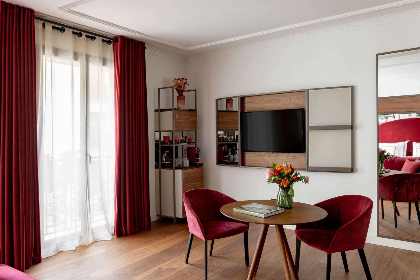 Melia-Paris-Tour-Eiffel-Room-4