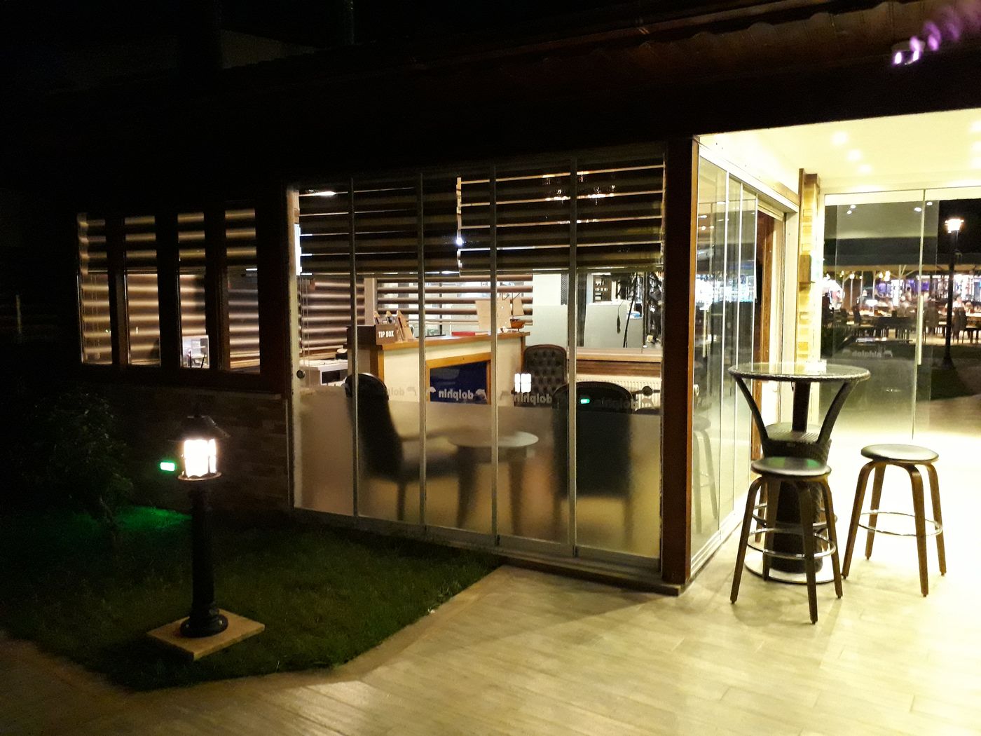 Dolphin-Apart-Lobby-33