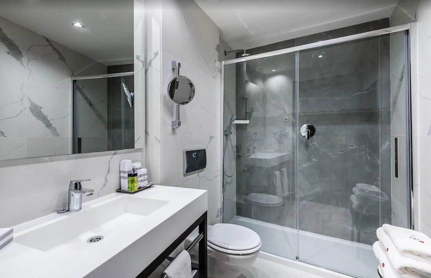 Palacio-San-Martin-Room-32