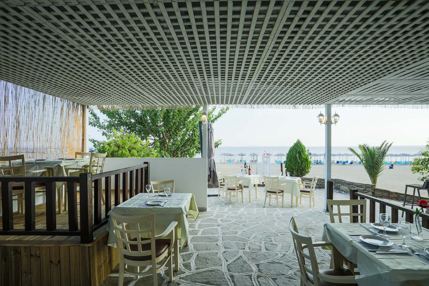 Coral-Blue-Beach-Restaurant-87