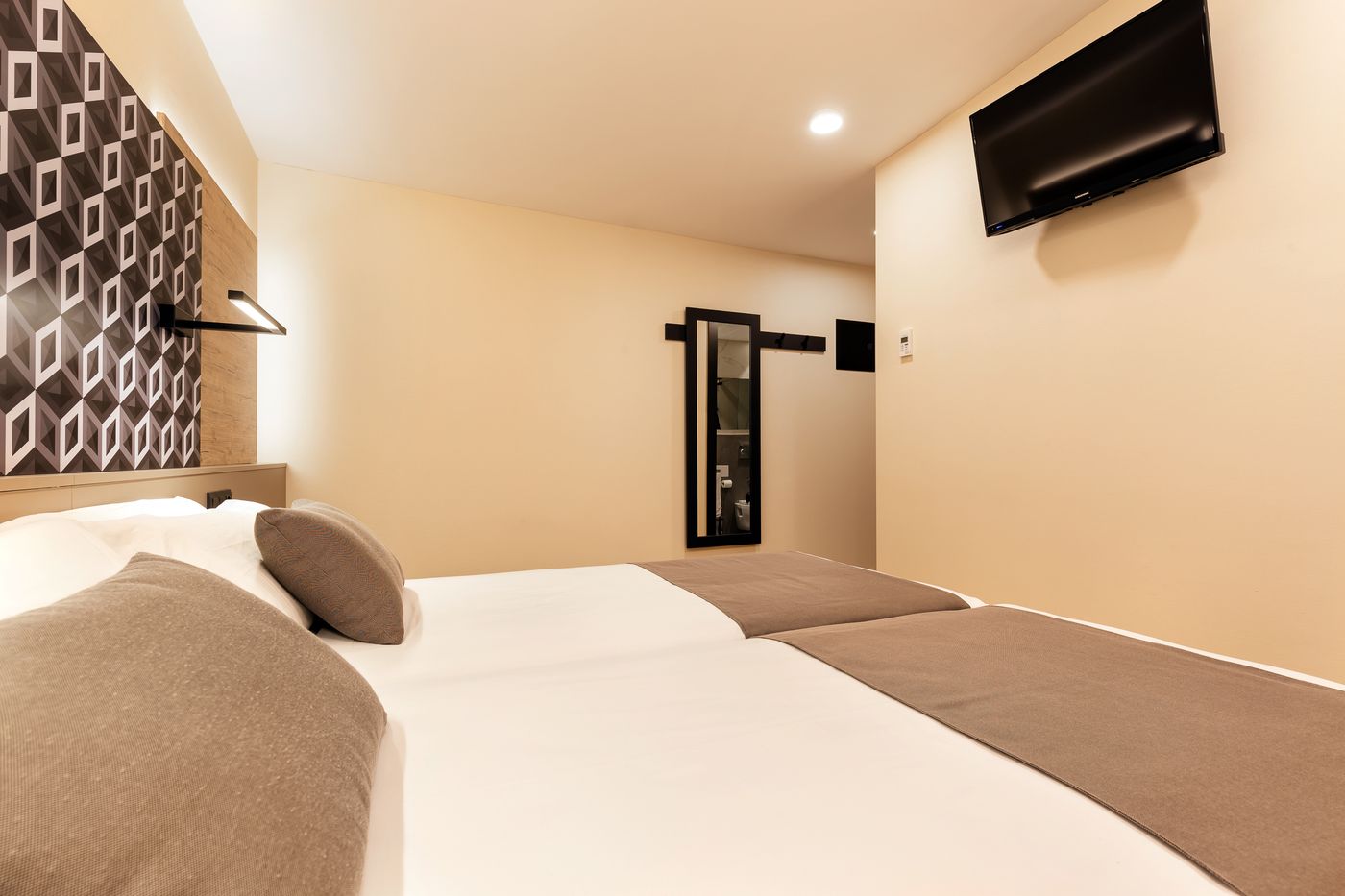 Ronda House-Spain-BARCELONA-Room-2