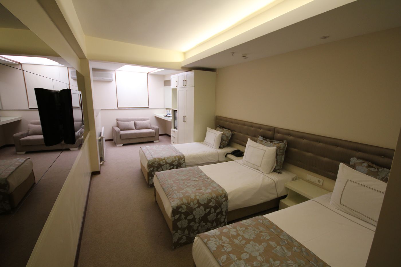 Grand-Washington-Hotel-Room-35