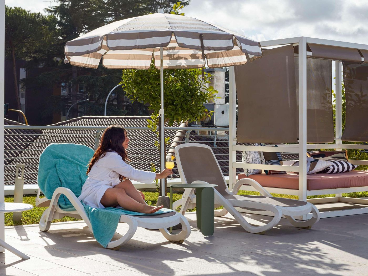 Aparthotel-Adagio-Rome-Vatican-Pool-41