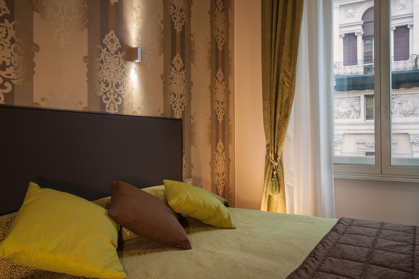 Rome-Kings-Suite-Room-13