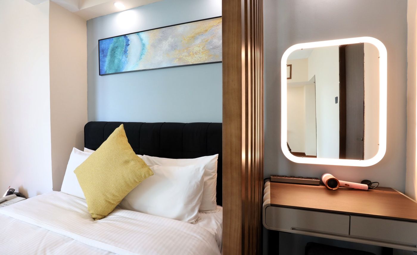 The-Imperial-Hong-Kong-Room-3