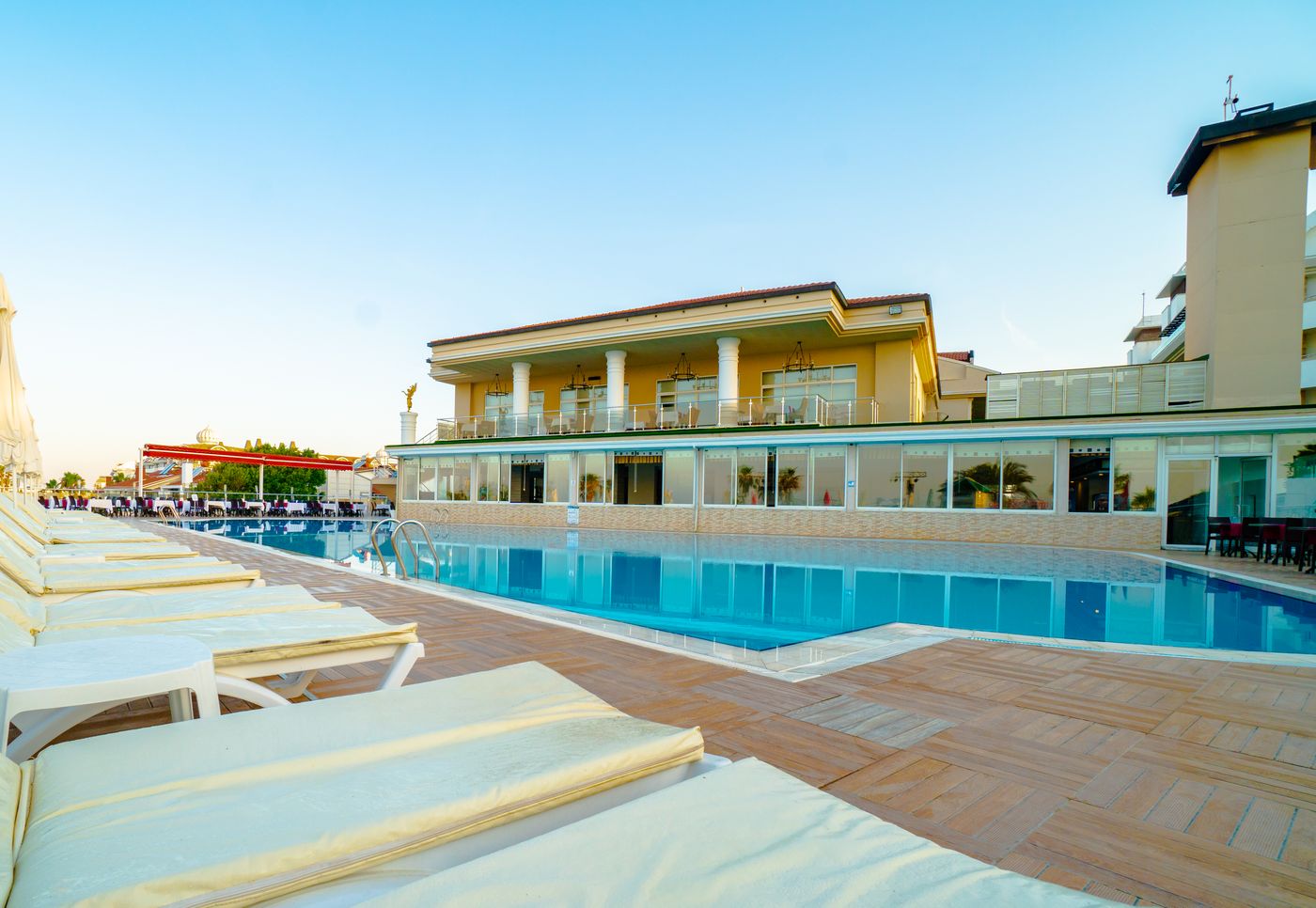 Throne-Sea-Gate-Belek-Hotel-Pool-6