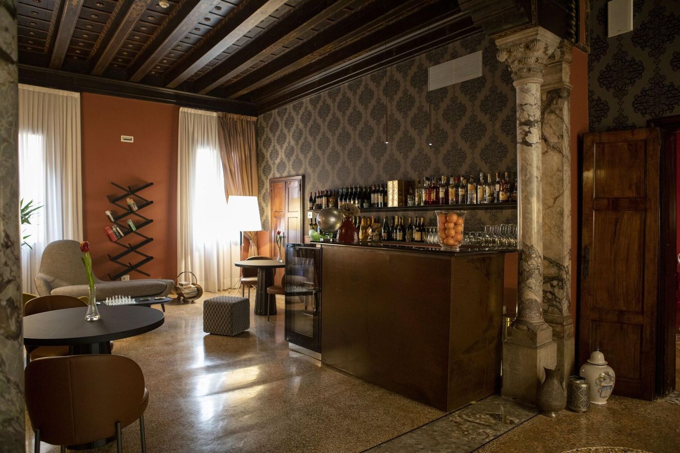 Corte-Di-Gabriela-Lobby-14