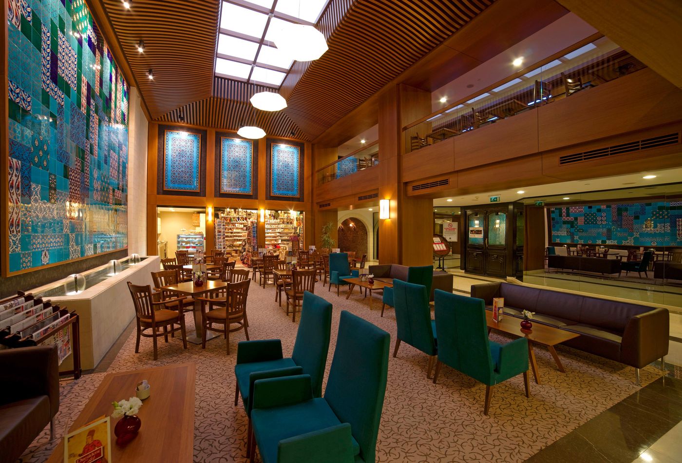 Radisson-Hotel-President-Old-Town-Istanbul-Lobby-17