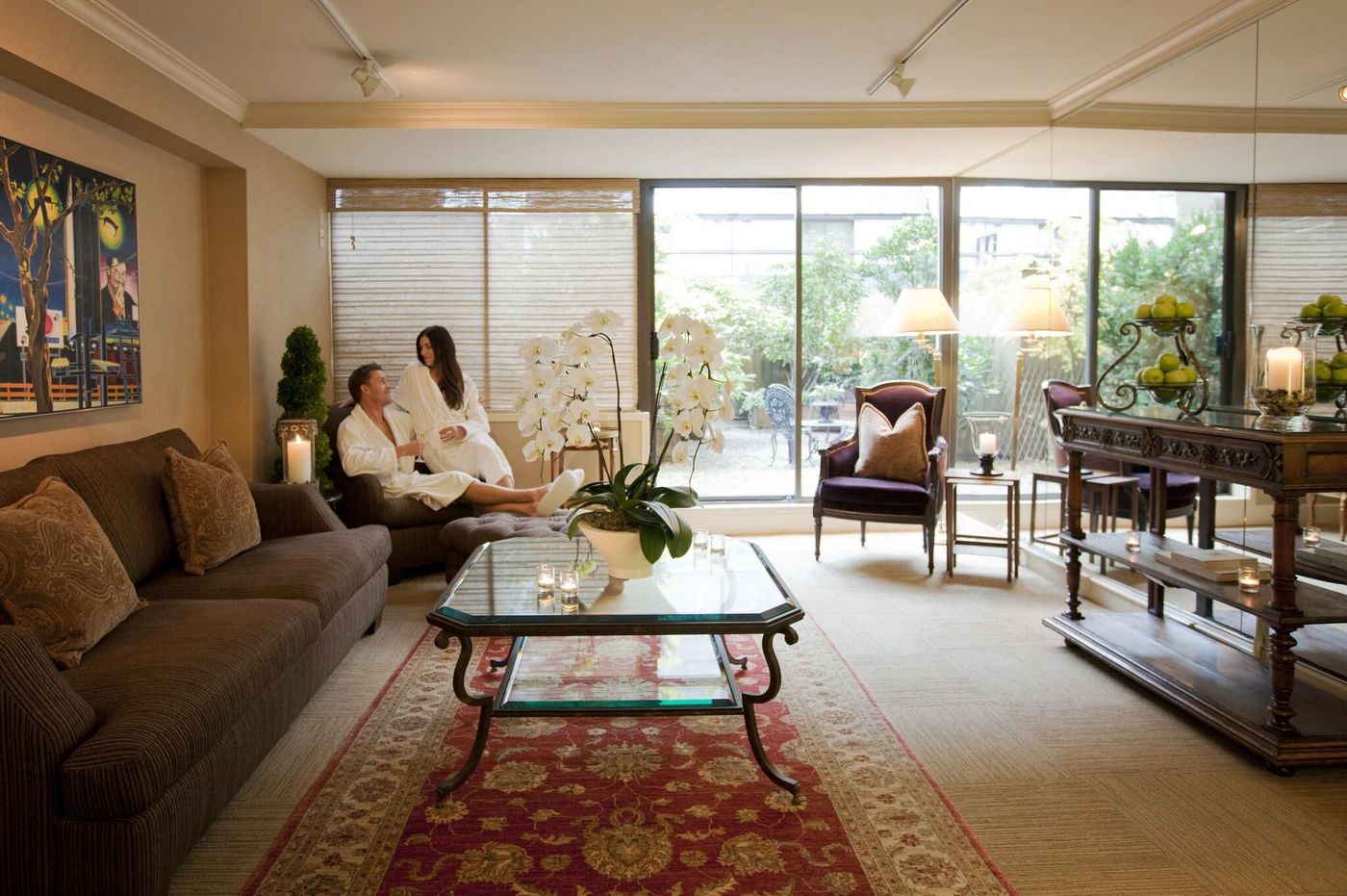 Wedgewood-Hotel---Spa-Sports-and-Entertainment-10