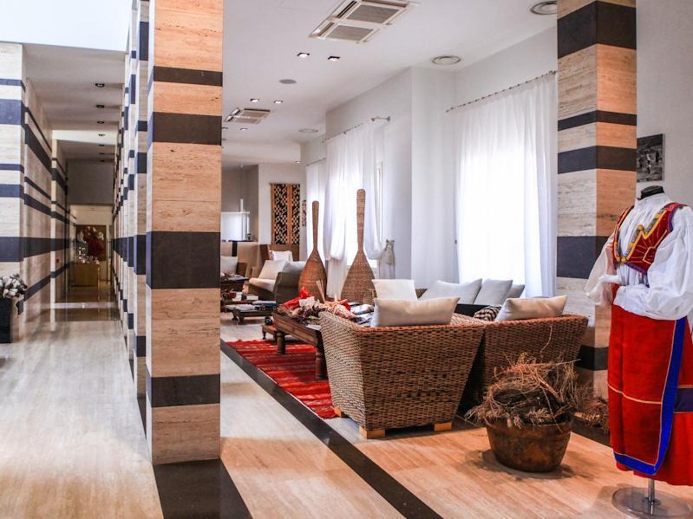 Tarthesh-Hotel-Lobby-15