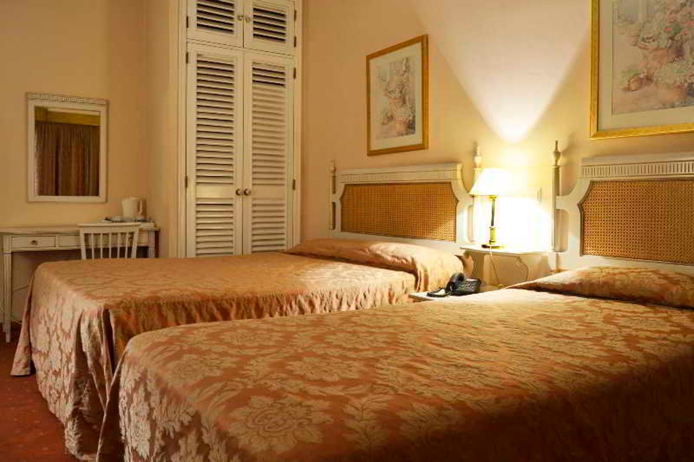 ibis-Styles-Lisboa-Centro-Marqu-s-de-Pombal-Room-36