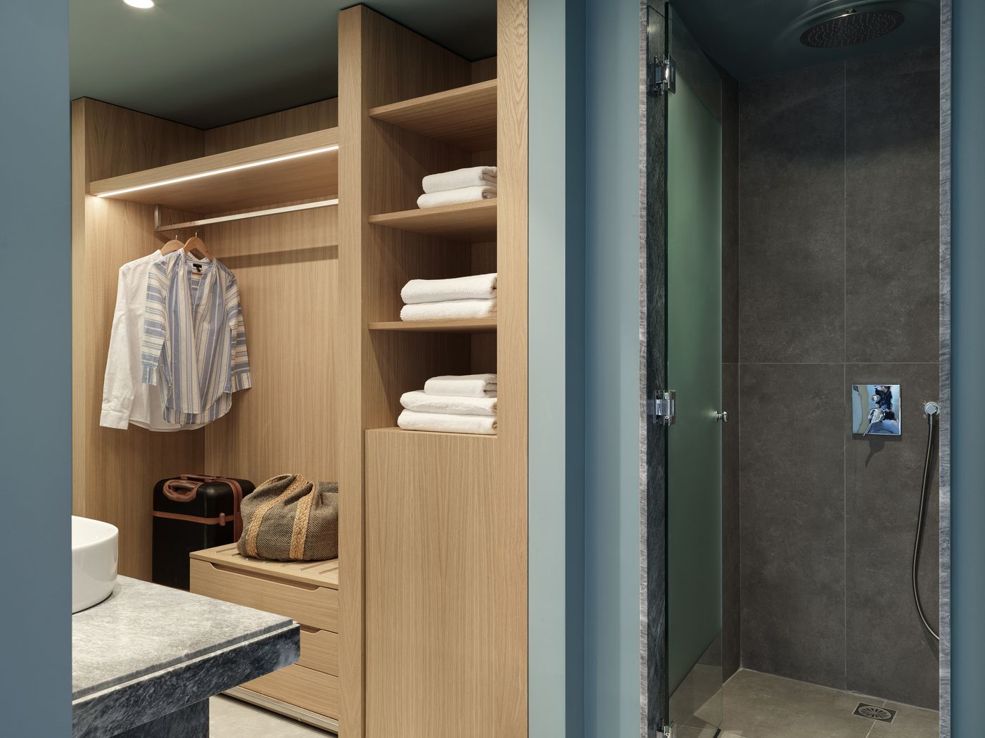 Kalamaki-Beach-Room-37