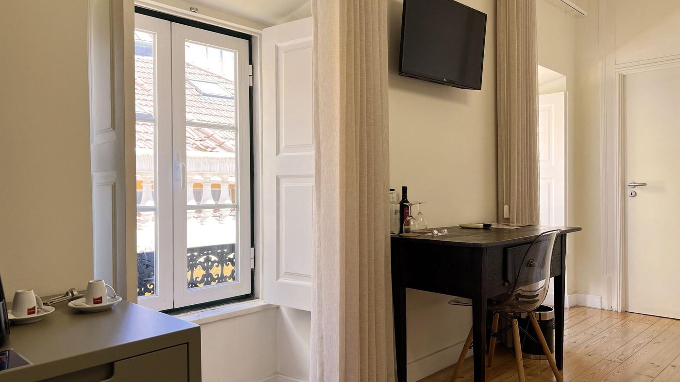 Casa-Do-Bairro-Bed---Breakfast-Room-26