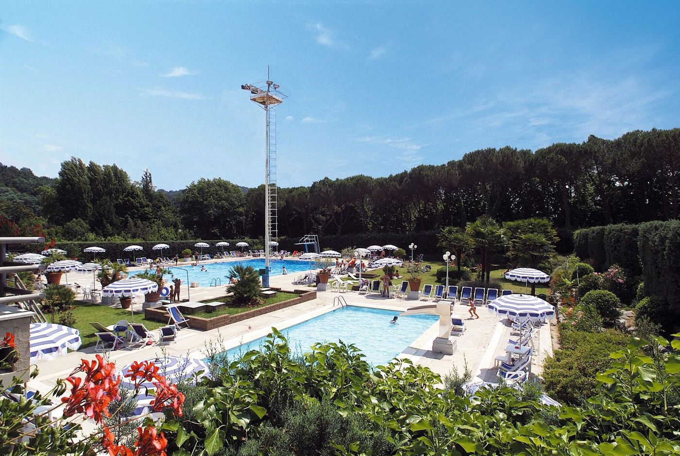 Country-Club-Sports-and-Entertainment-43